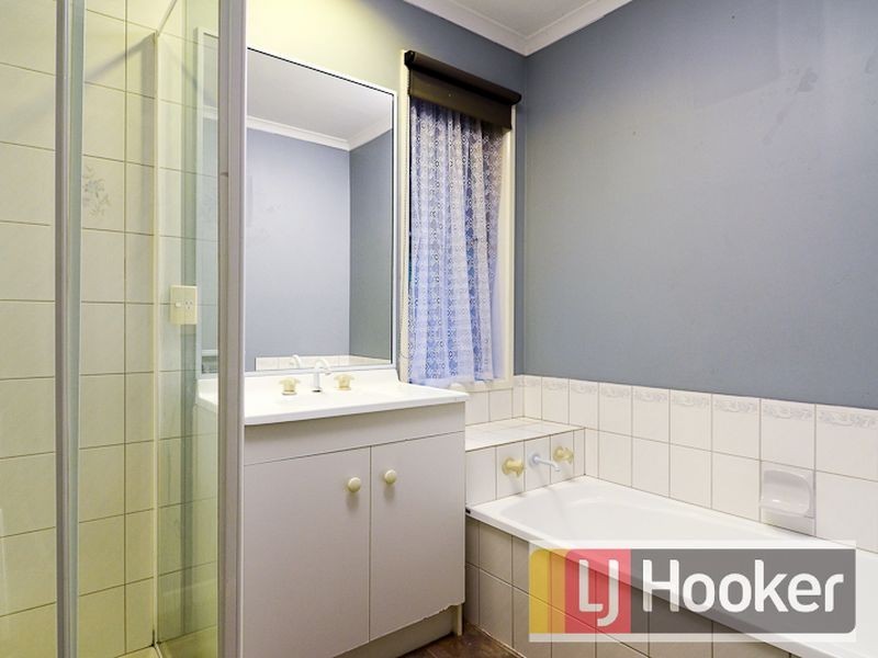 16 Nana Walk, Narre Warren South VIC 3805