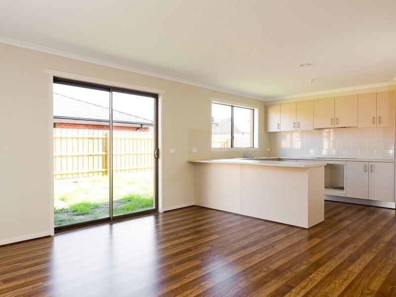 165/30 Goshawk Drive, Pakenham VIC 3810
