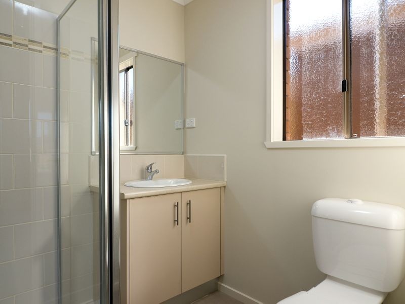 165/30 Goshawk Drive, Pakenham VIC 3810