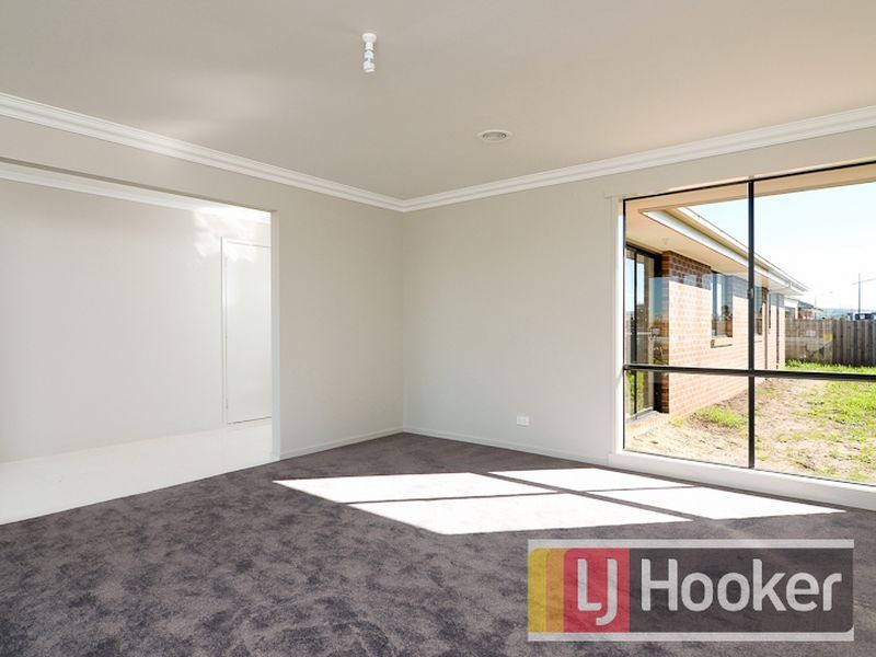25 Goshawk Drive, Pakenham VIC 3810