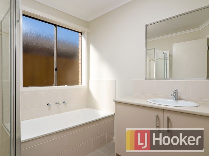 7 Goshawk Drive, Pakenham VIC 3810