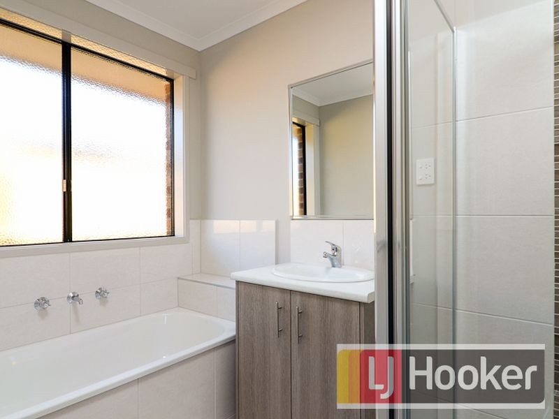 5 Goshawk Drive, Pakenham VIC 3810