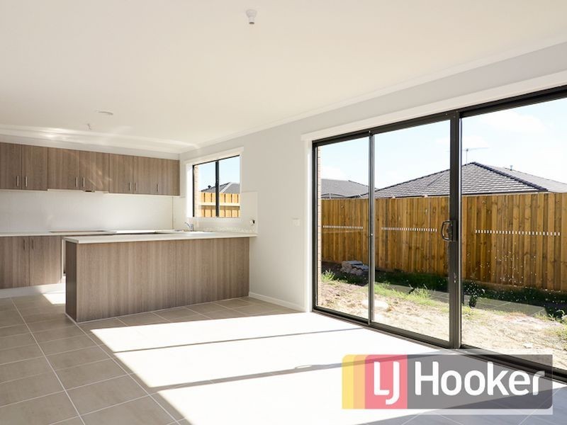 3 Goshawk Drive, Pakenham VIC 3810
