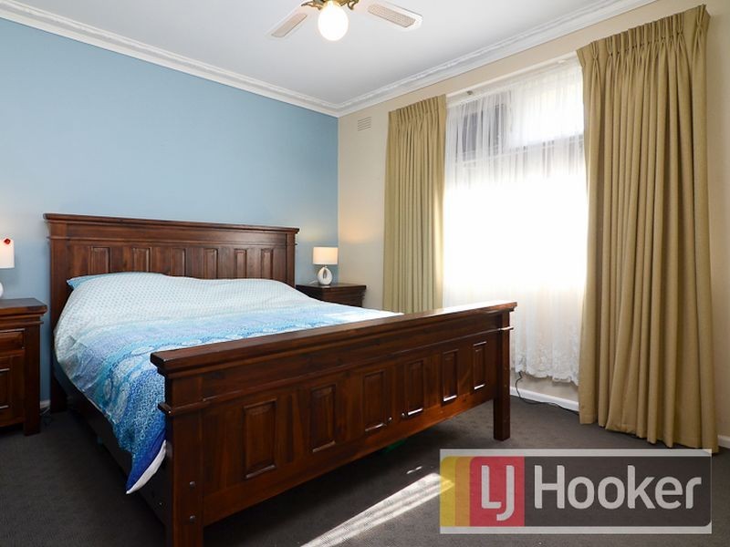 5 The Fairway, Hampton Park VIC 3976