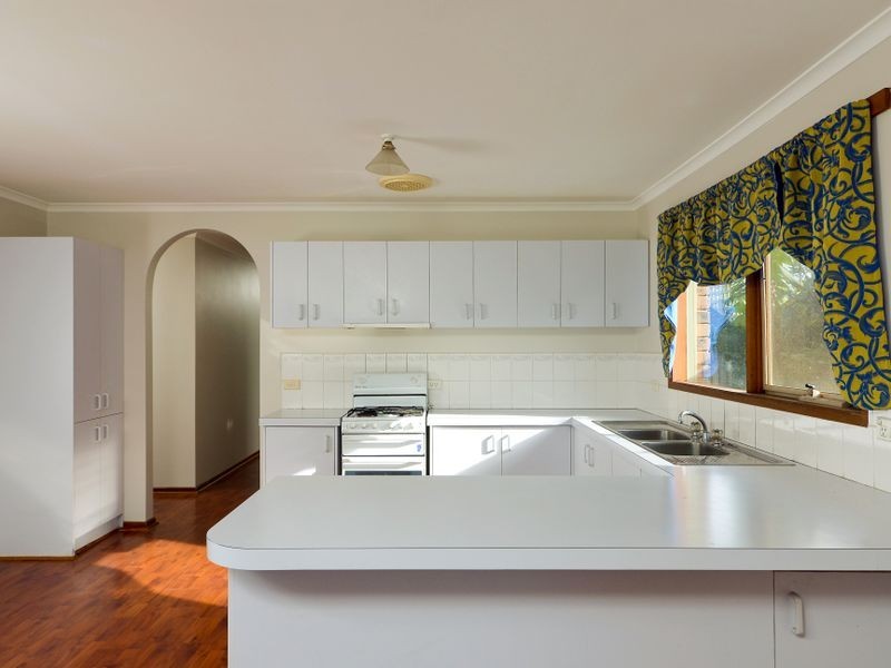 28 Lesley Drive, Hampton Park VIC 3976