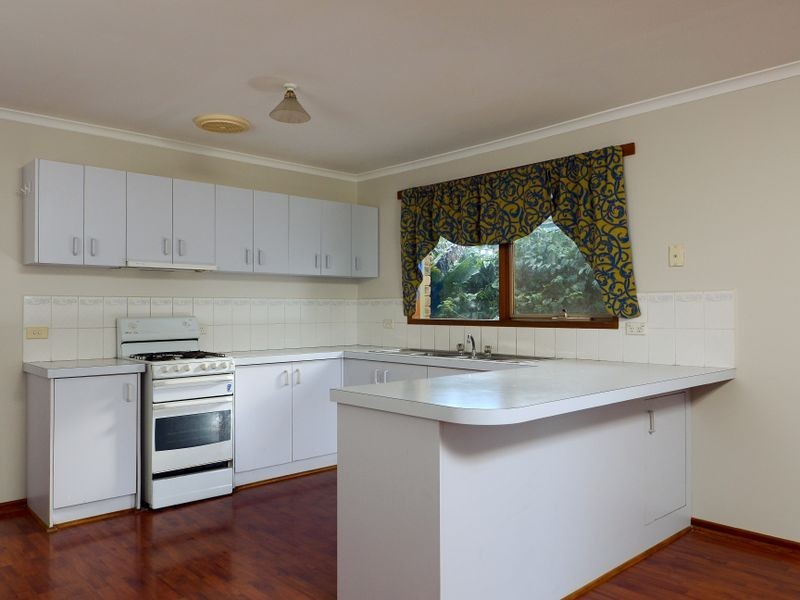 28 Lesley Drive, Hampton Park VIC 3976