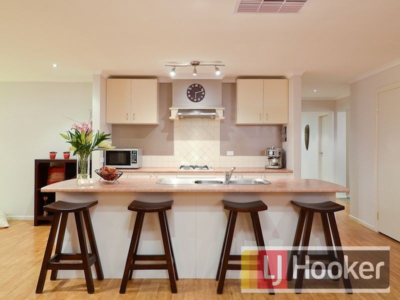 20 Pevensey Drive, Narre Warren South VIC 3805