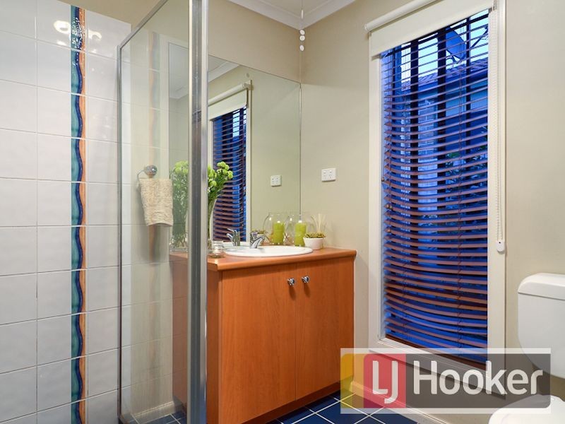 20 Pevensey Drive, Narre Warren South VIC 3805