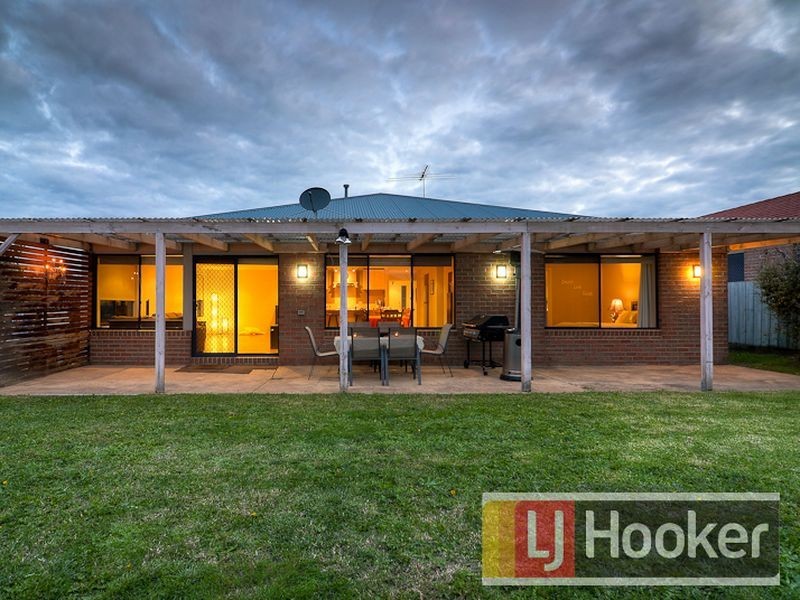 20 Pevensey Drive, Narre Warren South VIC 3805