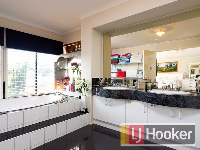 12 River Terrace, Hallam VIC 3803