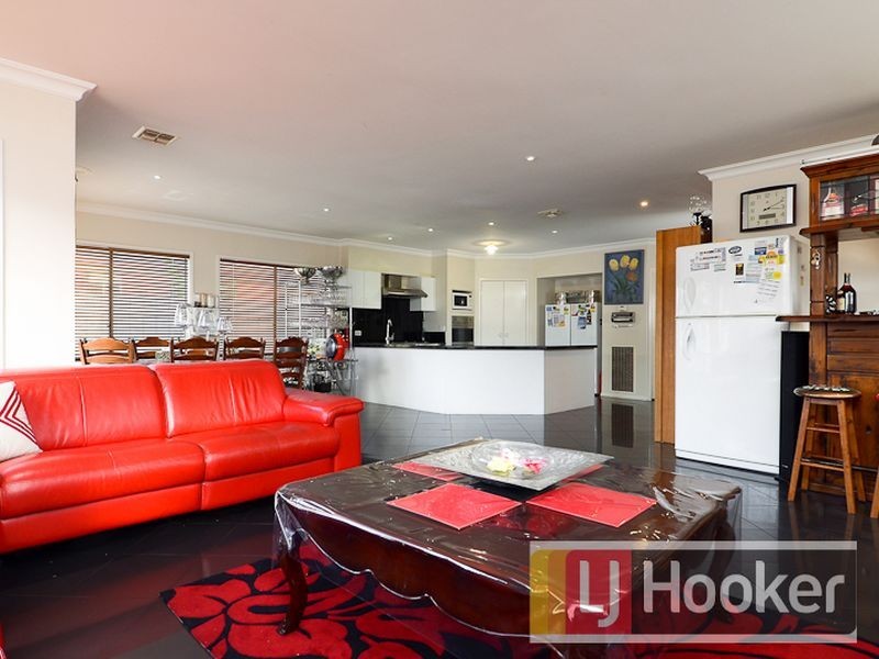 12 River Terrace, Hallam VIC 3803