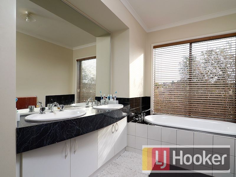 12 River Terrace, Hallam VIC 3803