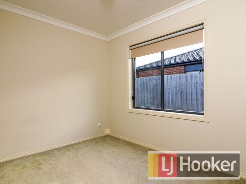 11 Pharaoh Drive, Cranbourne VIC 3977