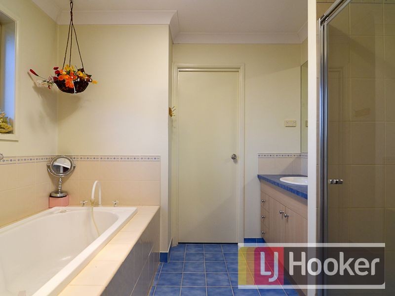 80 Robinswood Parade, Narre Warren South VIC 3805