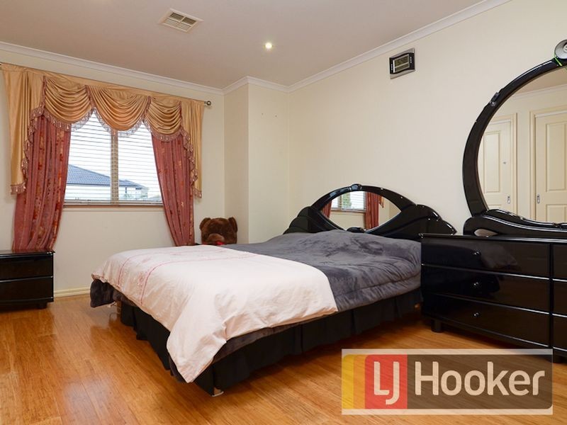 8 Tegans Close, Hallam VIC 3803