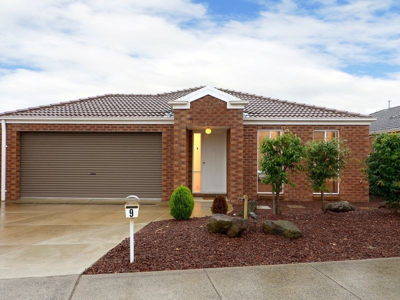 9 Allara Drive, Hampton Park VIC 3976