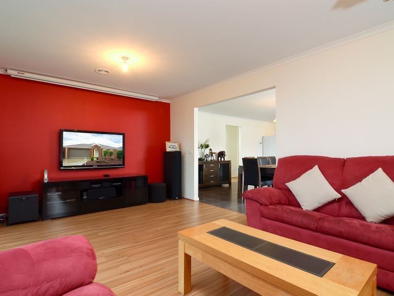 9 Allara Drive, Hampton Park VIC 3976
