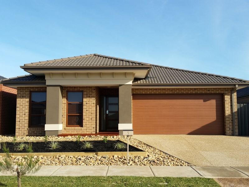 5 Haflinger Avenue, Clyde North VIC 3978