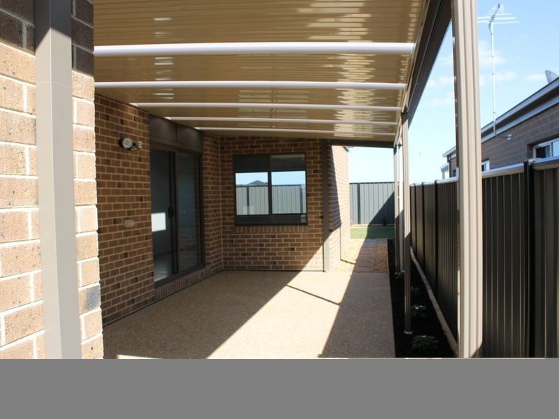 5 Haflinger Avenue, Clyde North VIC 3978