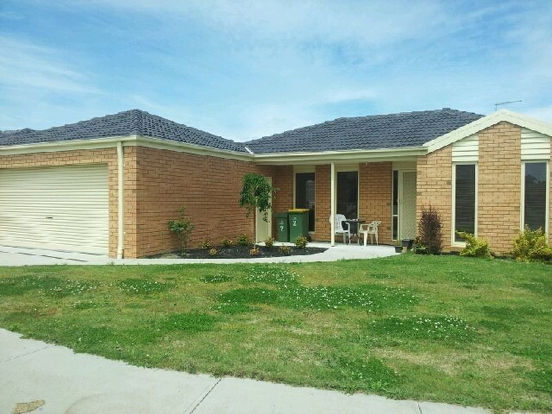 2 Spencer Place, Pakenham VIC 3810