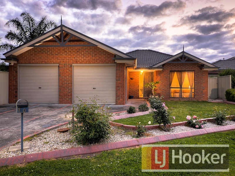 10 Butterfield Place, Cranbourne North VIC 3977