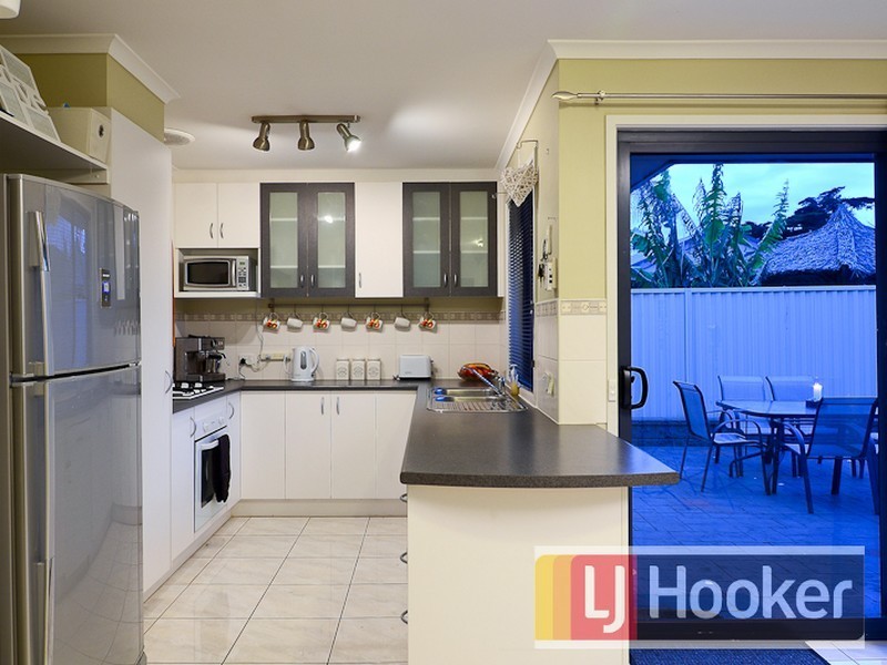 10 Butterfield Place, Cranbourne North VIC 3977