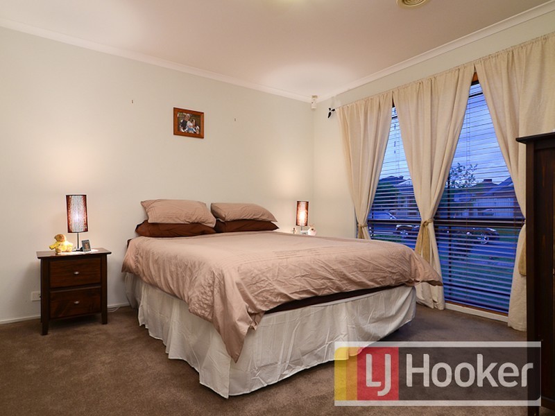 10 Butterfield Place, Cranbourne North VIC 3977