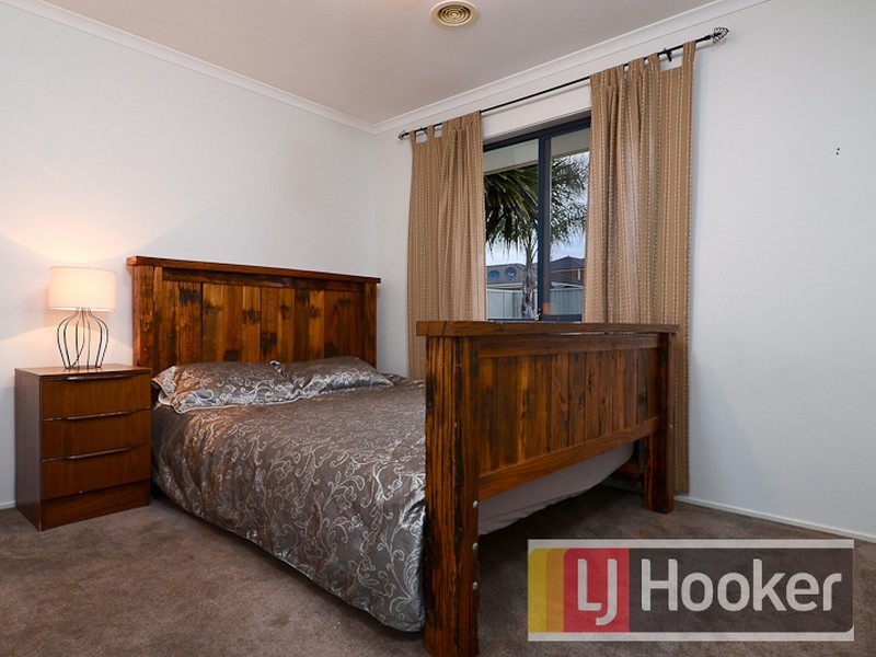 10 Butterfield Place, Cranbourne North VIC 3977