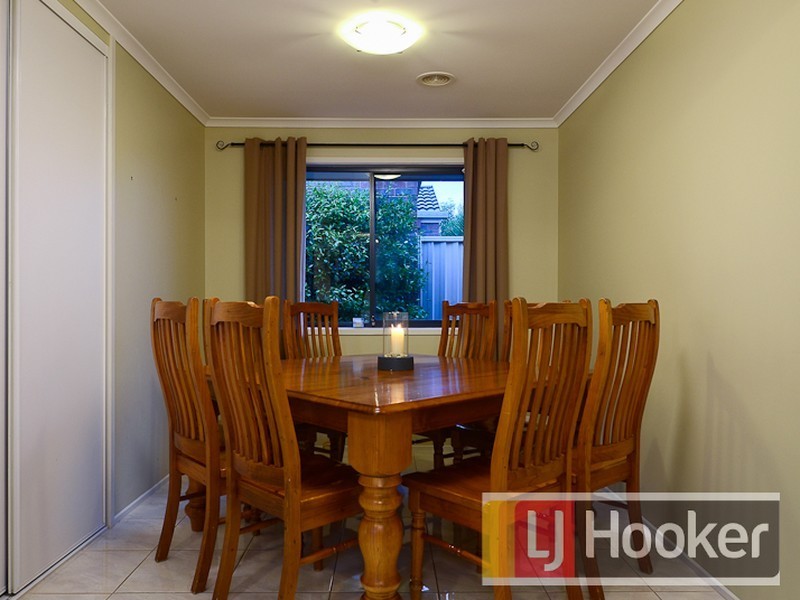 10 Butterfield Place, Cranbourne North VIC 3977