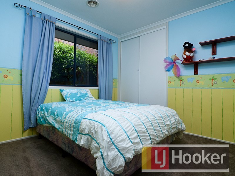 10 Butterfield Place, Cranbourne North VIC 3977