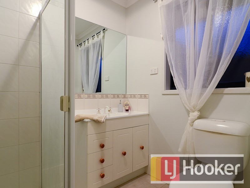 10 Butterfield Place, Cranbourne North VIC 3977