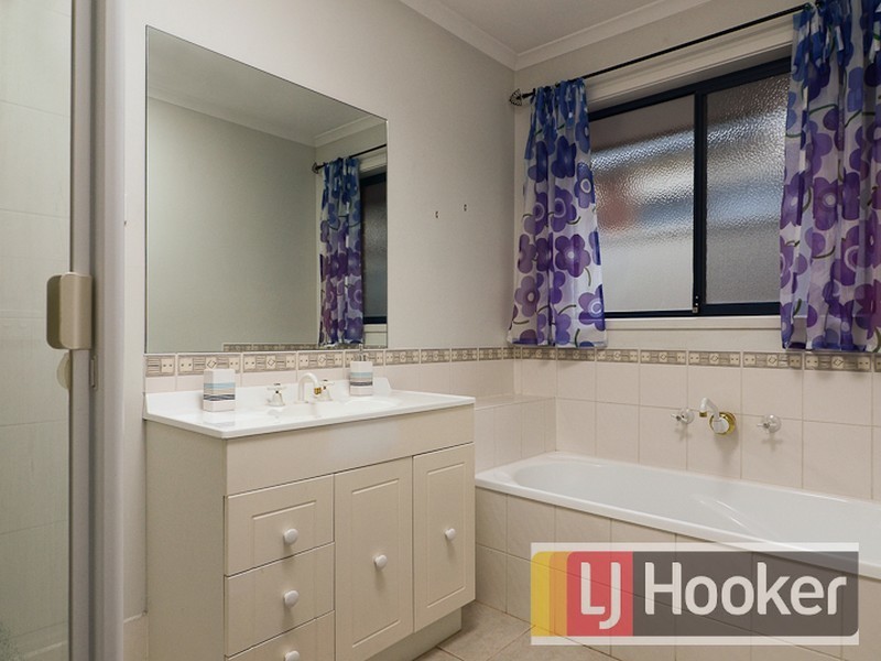 10 Butterfield Place, Cranbourne North VIC 3977