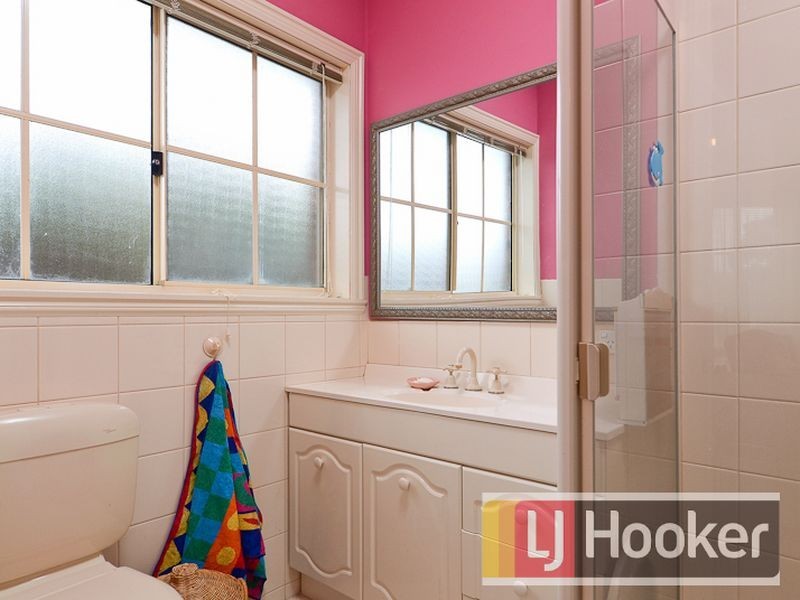 106 Courtenay Avenue, Cranbourne North VIC 3977