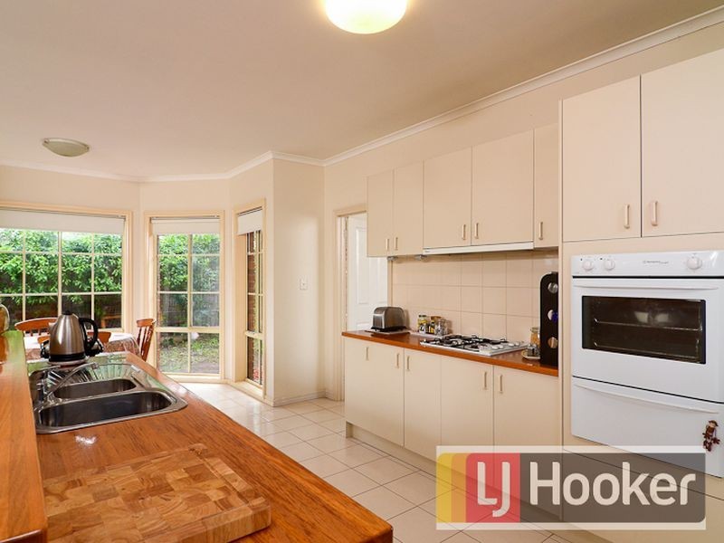 106 Courtenay Avenue, Cranbourne North VIC 3977