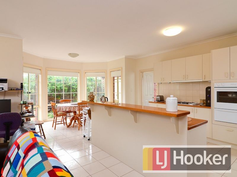 106 Courtenay Avenue, Cranbourne North VIC 3977