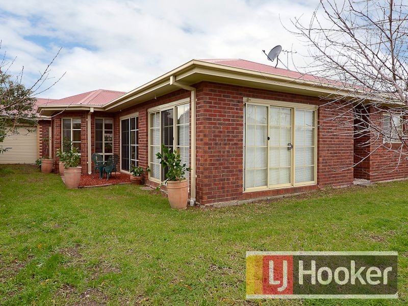 106 Courtenay Avenue, Cranbourne North VIC 3977