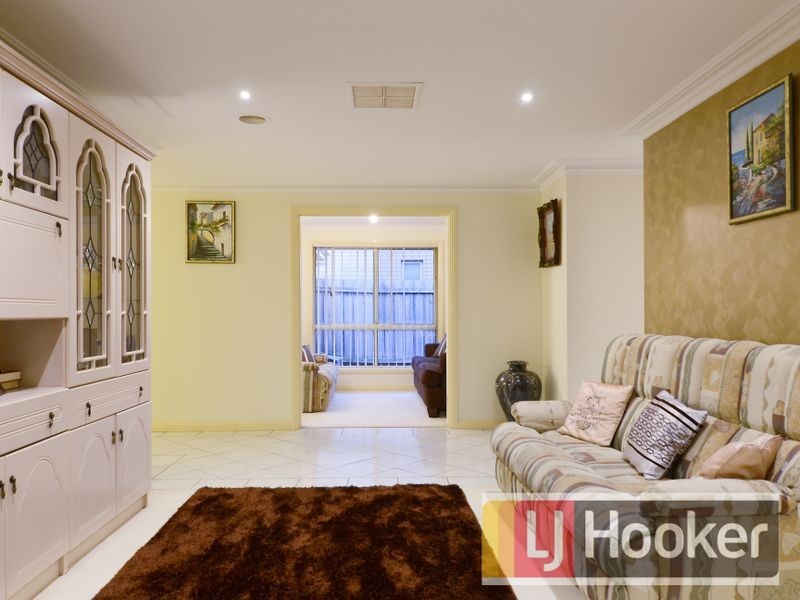 16 Tegans Close, Hallam VIC 3803