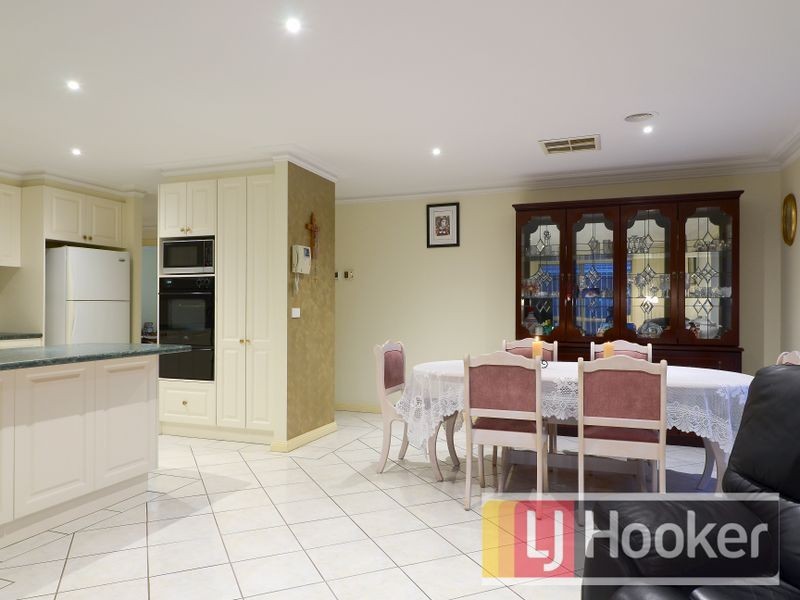 16 Tegans Close, Hallam VIC 3803