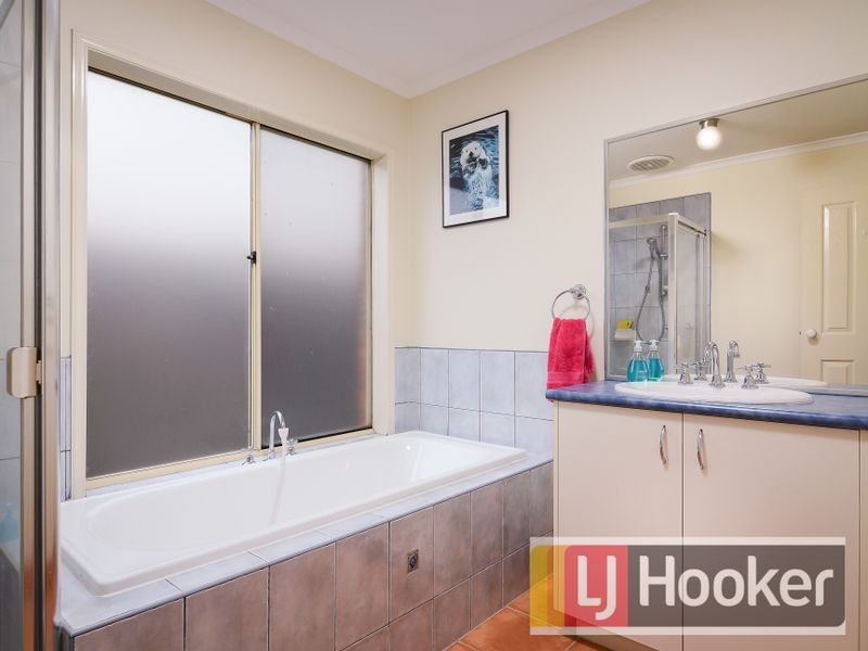 111 The Promenade, Narre Warren South VIC 3805