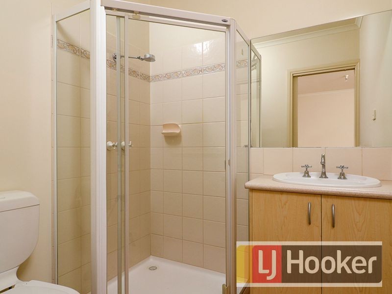 2 Margie Square, Narre Warren South VIC 3805