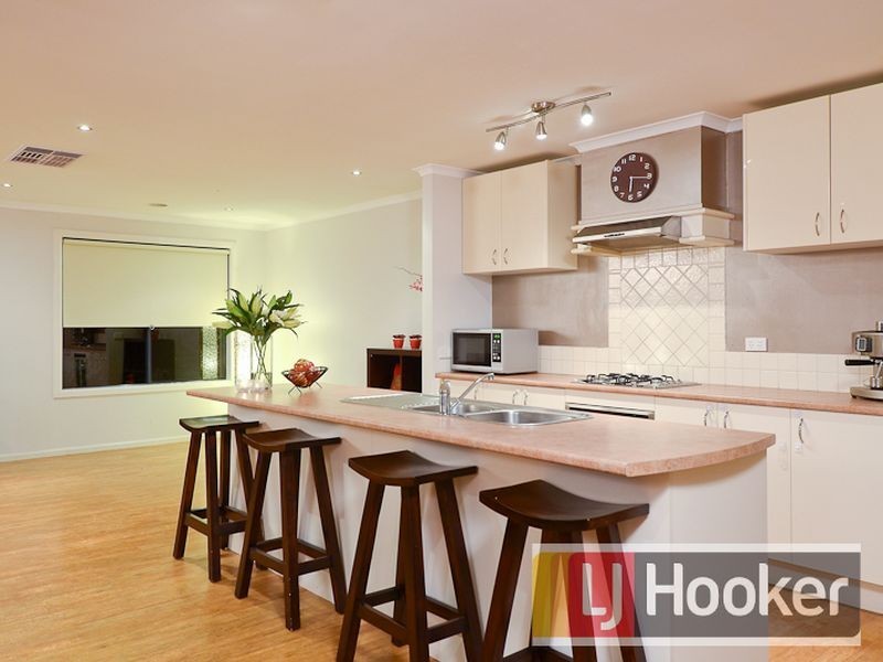 20 Pevensey Drive, Narre Warren South VIC 3805