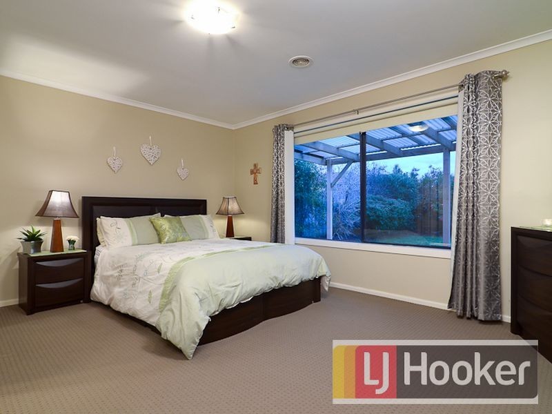20 Pevensey Drive, Narre Warren South VIC 3805