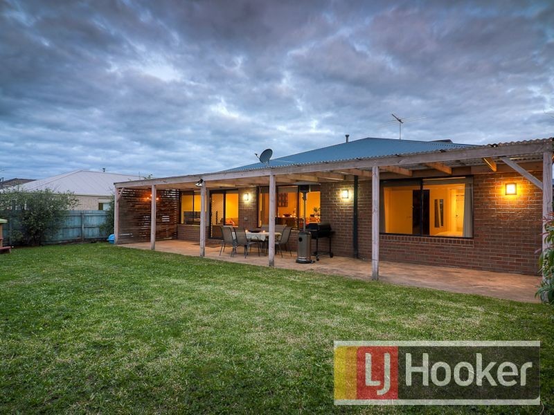 20 Pevensey Drive, Narre Warren South VIC 3805