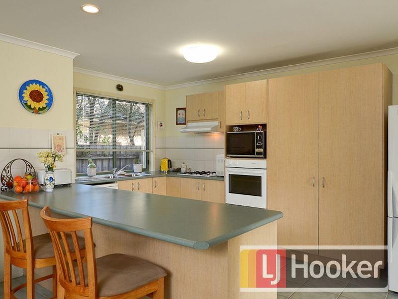 28 Hickory Drive, Narre Warren South VIC 3805