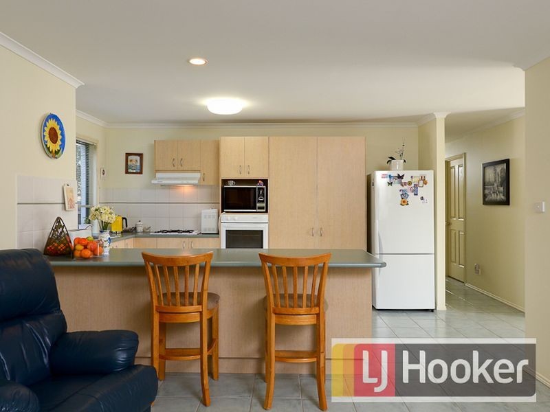 28 Hickory Drive, Narre Warren South VIC 3805