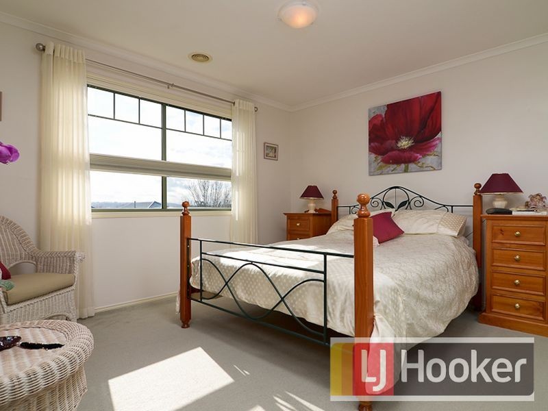 28 Hickory Drive, Narre Warren South VIC 3805