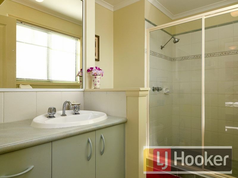 28 Hickory Drive, Narre Warren South VIC 3805