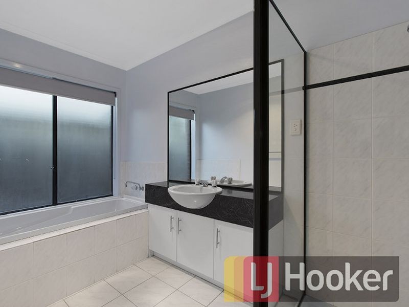 26 Lighthorse Crescent, Narre Warren South VIC 3805