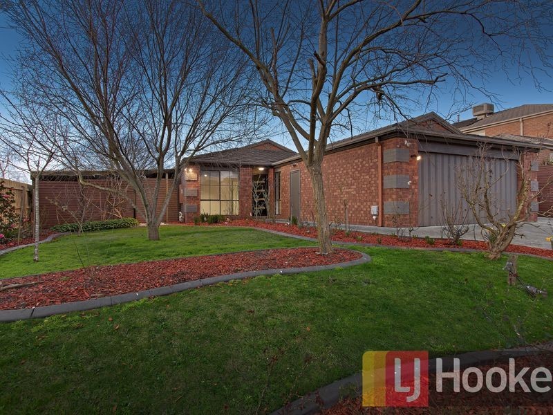 26 Lighthorse Crescent, Narre Warren South VIC 3805