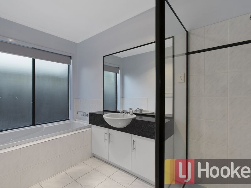 26 Lighthorse Crescent, Narre Warren South VIC 3805